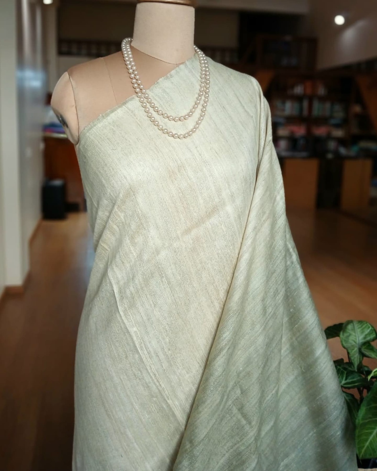Tussar Gicha Silk Saree with Contrast Pallu | Pure Handloom Bhagalpuri Silk – IZMA