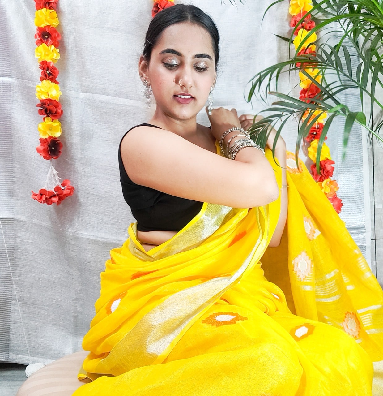 Izma | Slub Linen Saree with Hand Embroidery Work | Running Unstitched Blouse | Lightweight Trending Ethnic Saree - Image 4