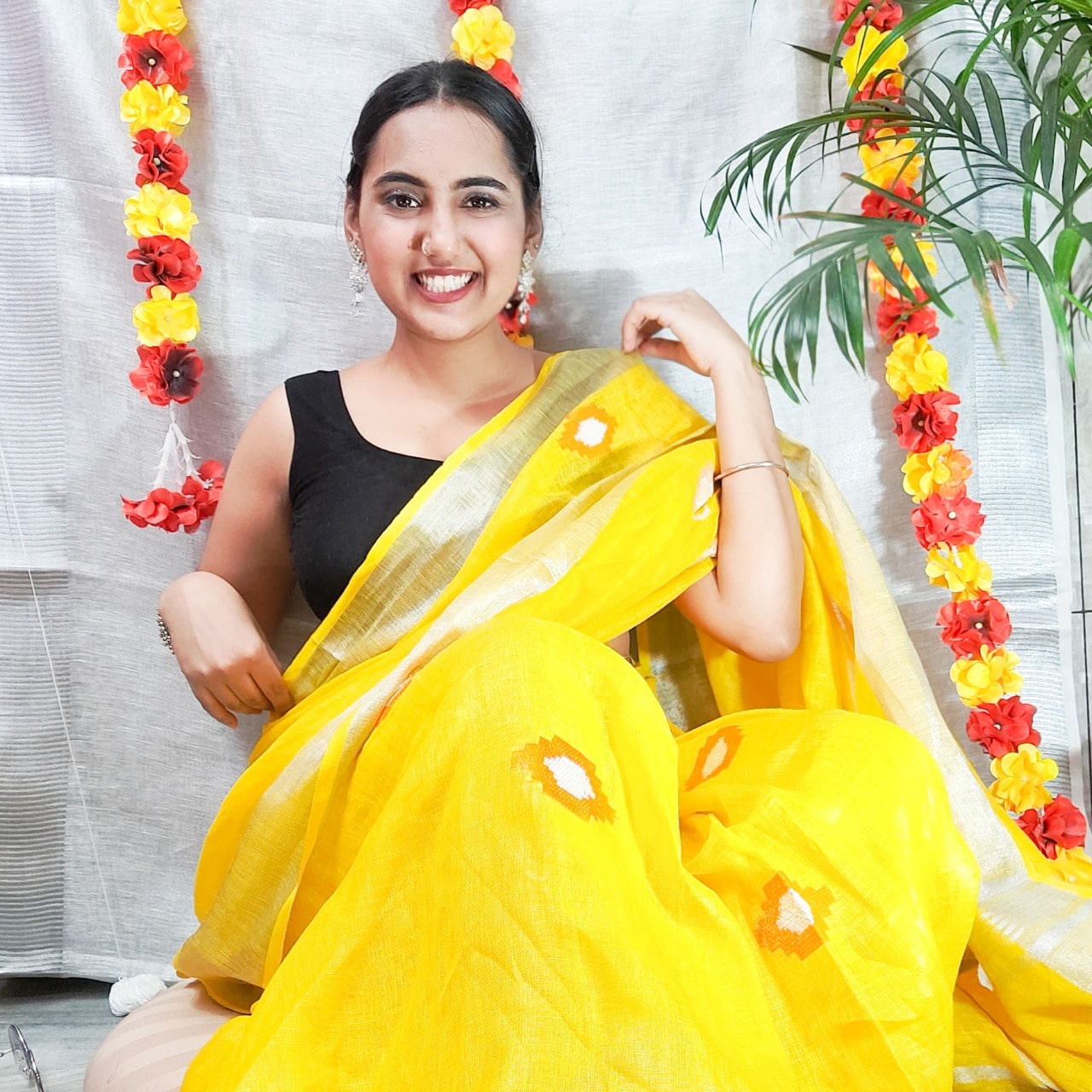 Izma | Slub Linen Saree with Hand Embroidery Work | Running Unstitched Blouse | Lightweight Trending Ethnic Saree - Image 3