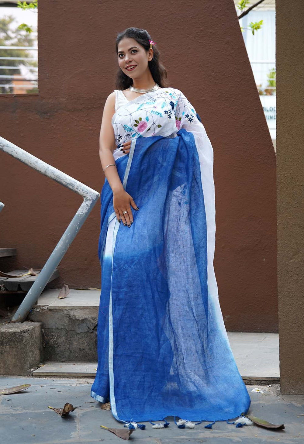 Izma | Slub Linen Saree with Hand Embroidery Work | Running Unstitched Blouse | Lightweight Trending Ethnic Saree - Image 3