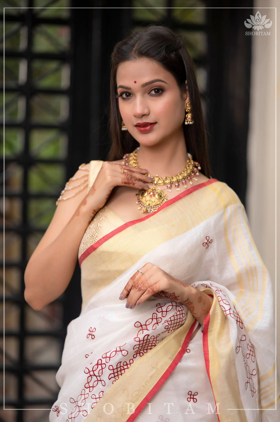 Izma | Slub Linen Saree with Hand Embroidery Work | Running Unstitched Blouse | Lightweight Trending Ethnic Saree - Image 6